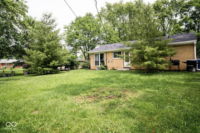6180 Winnpeny Ln, Indianapolis, IN 46220 - view of yard