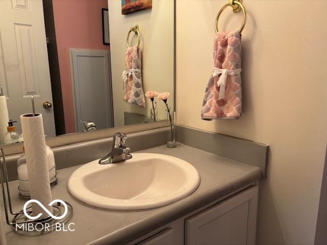 6730 NW Shanghai Cir, Indianapolis, IN 46268 - bathroom featuring vanity