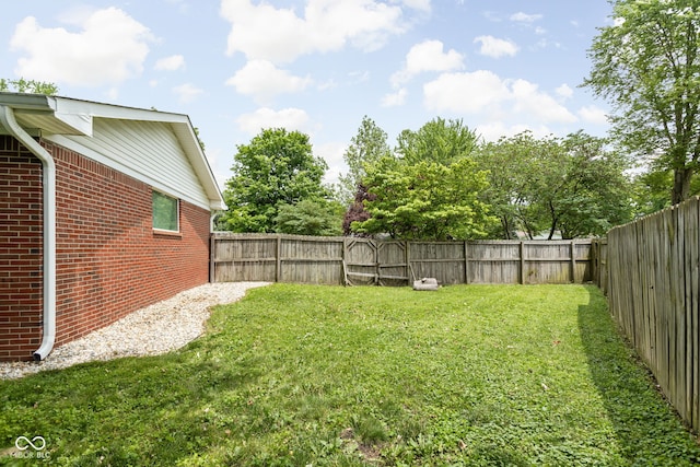258 N Green Springs Rd, Indianapolis, IN 46214 - view of yard