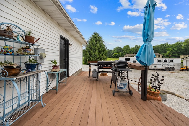 527 E 125 S, Williamsport, IN 47993 - wooden deck featuring a grill