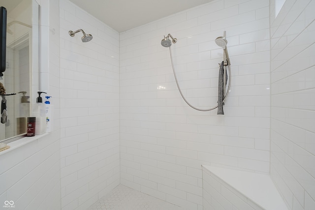 15598 Memorial Way, Fishers, IN 46037 - bathroom featuring tiled shower
