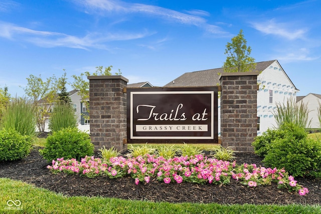 10118 Falls Canyon Ln, Indianapolis, IN 46229 - photo 2