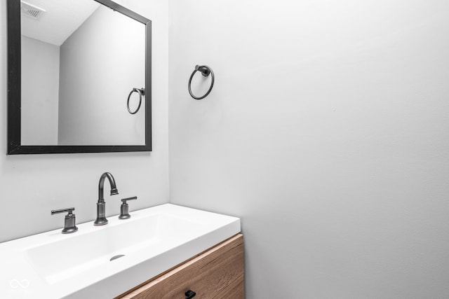 5695 N Red Oak Dr, Greenfield, IN 46140 - bathroom with vanity