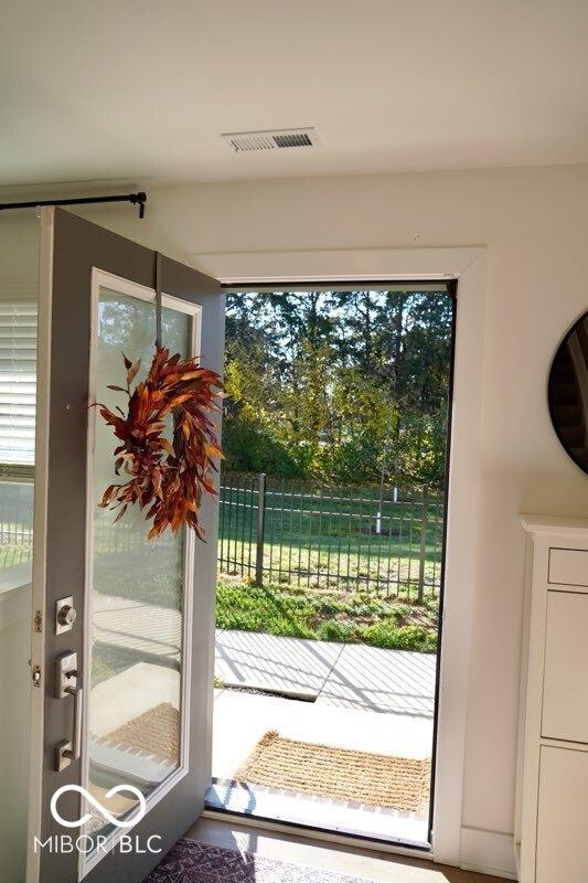 751 Switchyard Pl, Indianapolis, IN 46202 - entryway featuring plenty of natural light