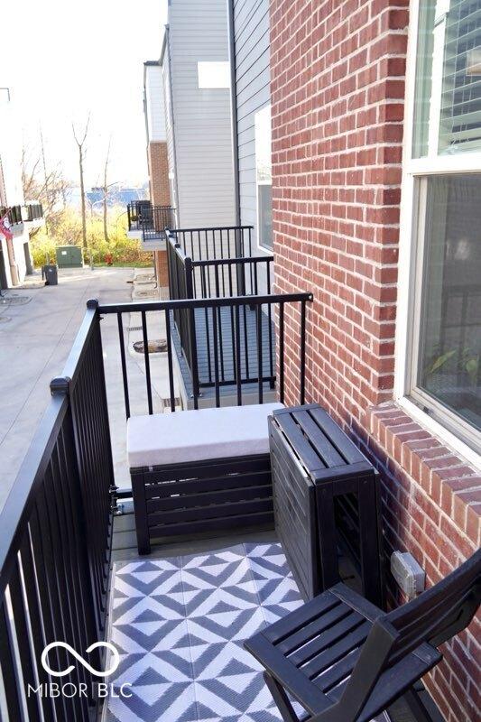 751 Switchyard Pl, Indianapolis, IN 46202 - view of balcony