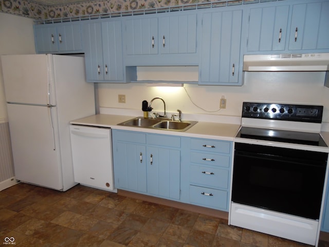 509 Eberhart Dr, Shelbyville, IN 46176 - kitchen featuring white appliances, under cabinet range hood, blue cabinets, and light countertops