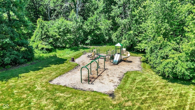 1343 Turfway Dr, Avon, IN 46123 - view of home's community with a yard
