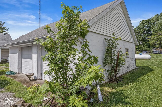 9290 Vine St, Manilla, IN 46150 - view of garage