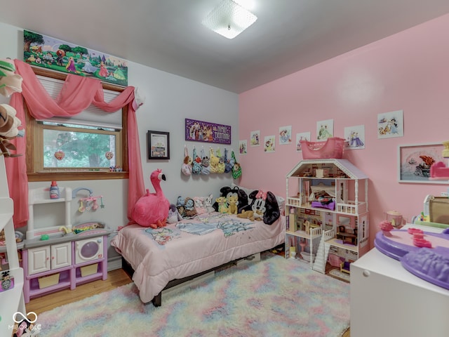 1504 Mcclure Rd, Columbus, IN 47201 - bedroom featuring wood finished floors