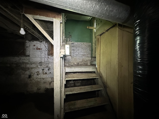 4709 E New York St, Indianapolis, IN 46201 - view of stairs