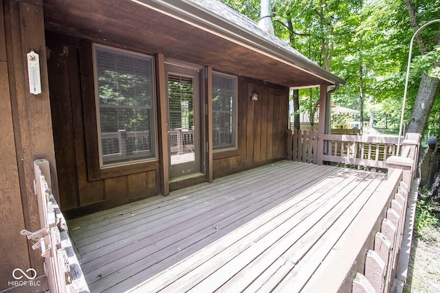 5530 Shawnee Trail S Drive, Indianapolis, IN 46220 - view of deck