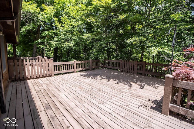 5530 Shawnee Trail S Drive, Indianapolis, IN 46220 - view of deck