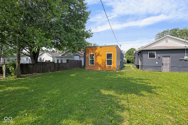 1409 N Grant Ave, Indianapolis, IN 46201 - view of yard