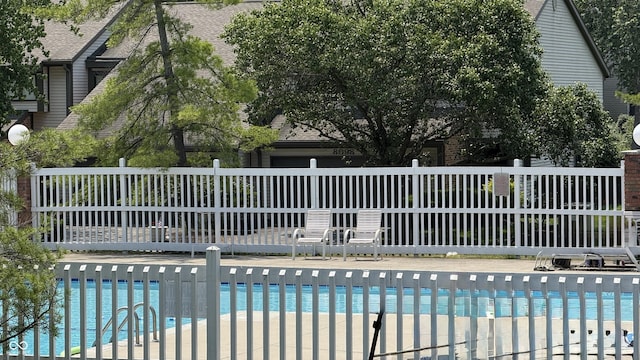 8176 Shorewalk Dr Unit C, Indianapolis, IN 46236 - view of community pool