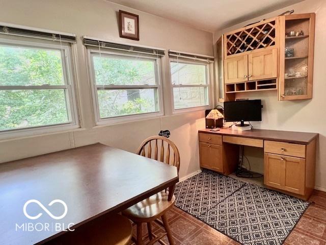 1802 Laurel Dr, Columbus, IN 47203 - office area with baseboards