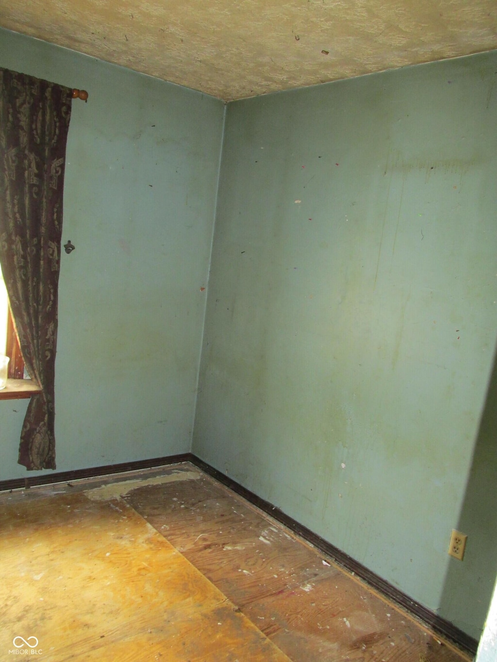 121 School St, Greenfield, IN 46140 - view of unfurnished room