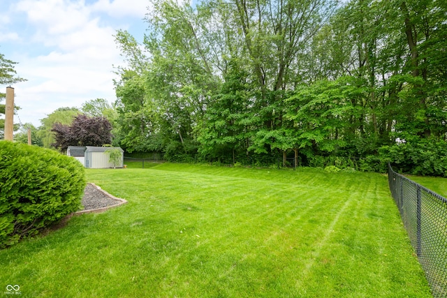 7833 Meadow Bend Dr, Indianapolis, IN 46259 - view of yard