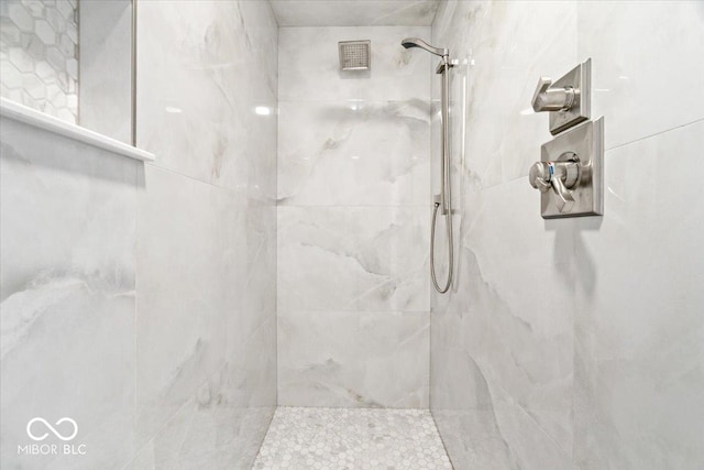 6337 Cardinal Ln, Indianapolis, IN 46220 - full bathroom featuring tiled shower