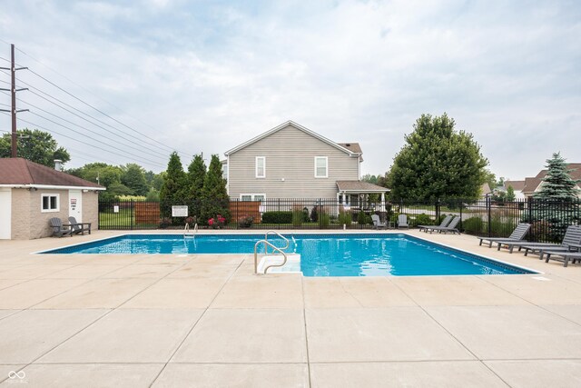 47 Torrey Pine Dr, Brownsburg, IN 46112 - community pool featuring a patio area
