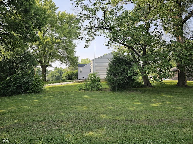 1510 Chester St, Anderson, IN 46012 - view of green lawn