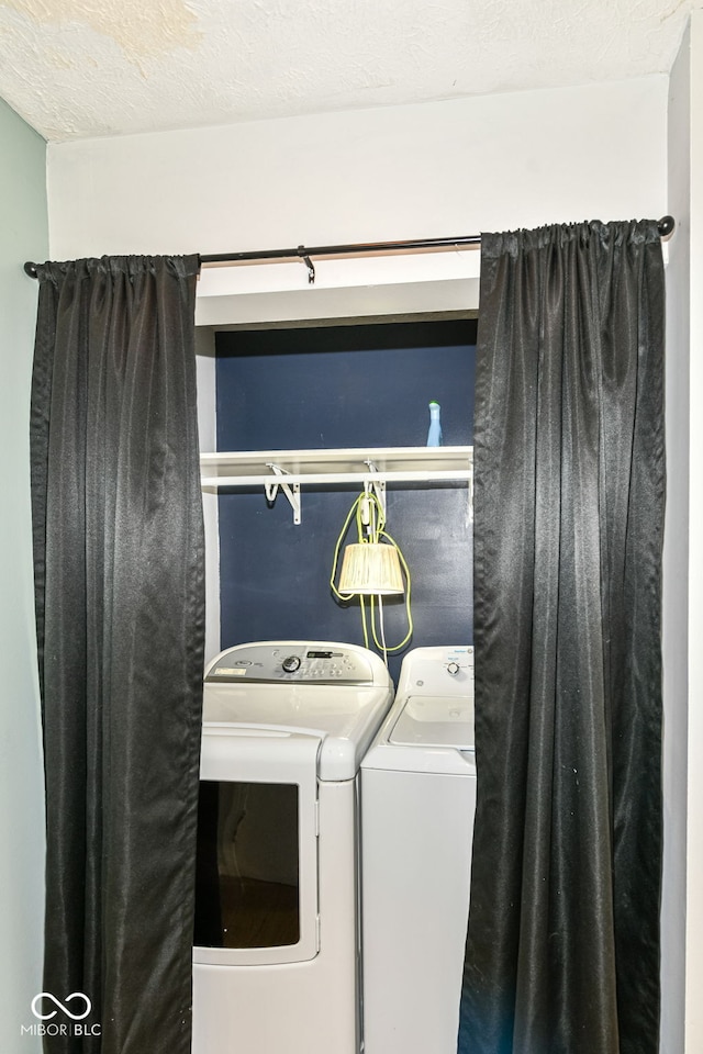 1124 Paradise Ct Unit B, Greenwood, IN 46143 - laundry area with washing machine and clothes dryer