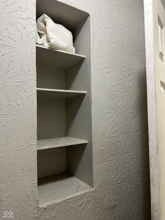 4744 E 33rd St, Indianapolis, IN 46218 - view of closet
