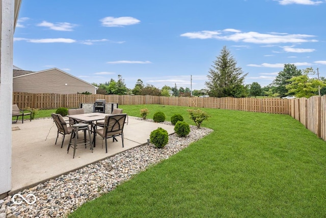 12845 Touchdown Dr, Fishers, IN 46037 - fenced backyard featuring a patio area and outdoor dining area