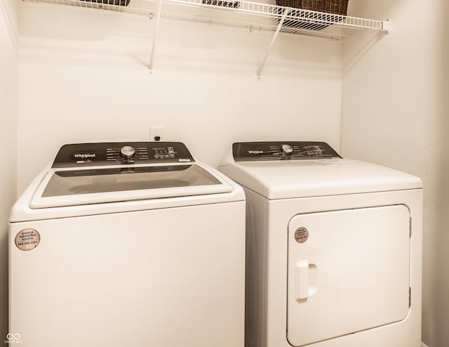 8116 Harshaw Dr, Indianapolis, IN 46239 - laundry room featuring washing machine and dryer