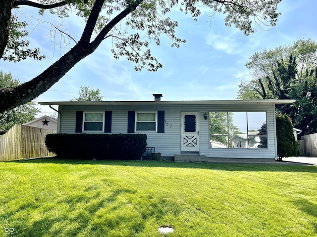 737 Howard St, Shelbyville, IN 46176 - view of front of property
