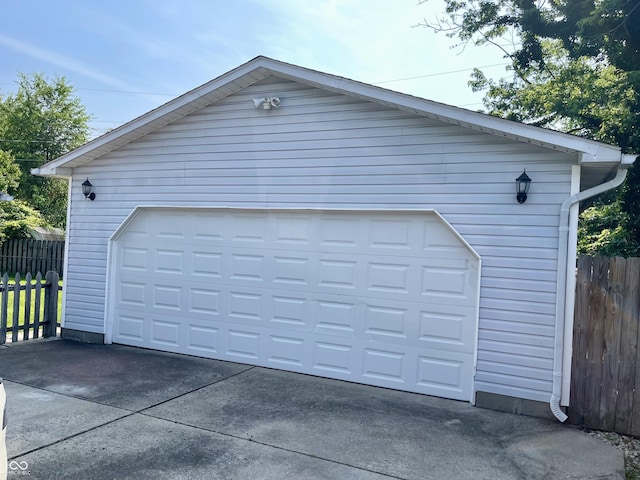 737 Howard St, Shelbyville, IN 46176 - view of detached garage