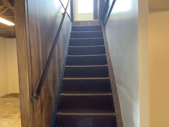 737 Howard St, Shelbyville, IN 46176 - view of stairs