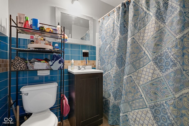 3509 N Wittfield St, Indianapolis, IN 46235 - full bath with tile walls and vanity