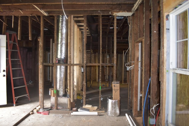 827 W 9th St, Anderson, IN 46016 - view of misc room