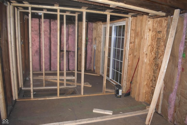827 W 9th St, Anderson, IN 46016 - view of miscellaneous room