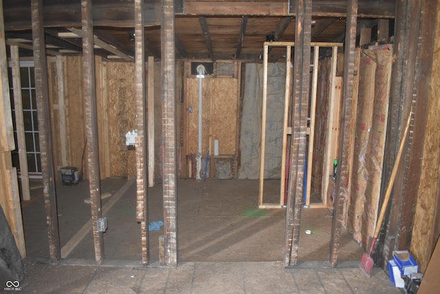 827 W 9th St, Anderson, IN 46016 - view of miscellaneous room