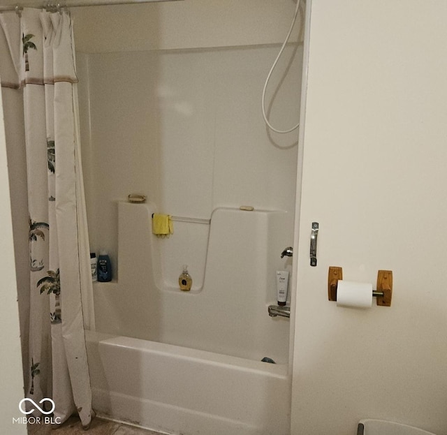 1674 W Independence St, Greensburg, IN 47240 - bathroom featuring shower / bath combo with shower curtain