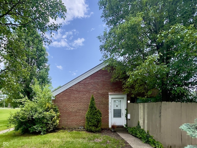 7392 S Meridian St, Indianapolis, IN 46217 - view of front facade featuring brick siding