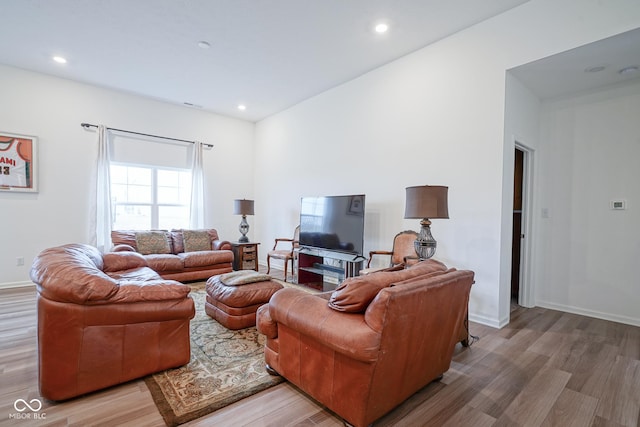 6608 W Shoreline Ct, Greenfield, IN 46140 - living area with light wood-type flooring and recessed lighting