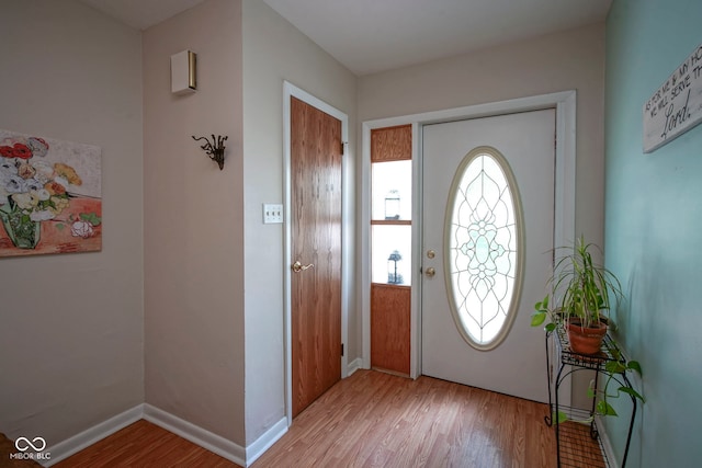 1524 Northcrest Dr, Anderson, IN 46012 - entryway featuring light wood-style floors and baseboards