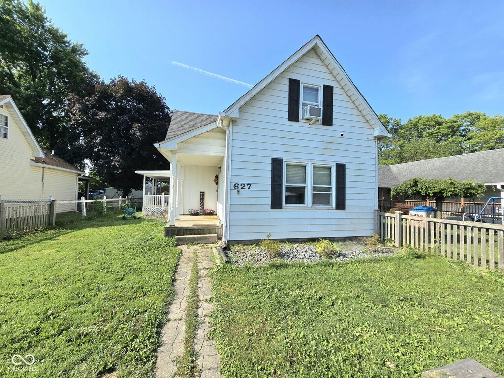 627 Plum St, Noblesville, IN 46060 - photo 1