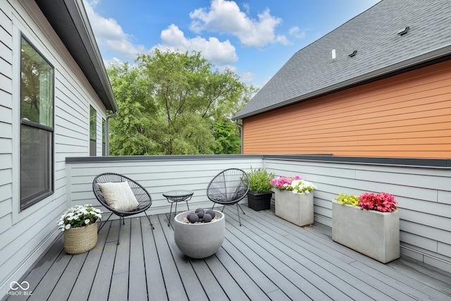 1834 Rosette Way, Indianapolis, IN 46202 - view of wooden terrace