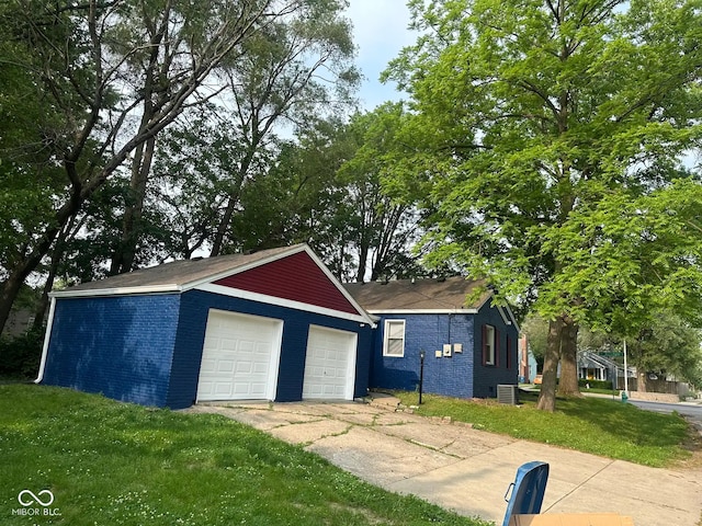 5704 N Keystone Ave, Indianapolis, IN 46220 - view of detached garage