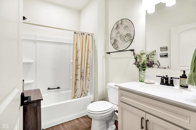 2612 Ruffian Dr, Westfield, IN 46074 - full bath with vanity, wood finished floors, and shower / bath combo