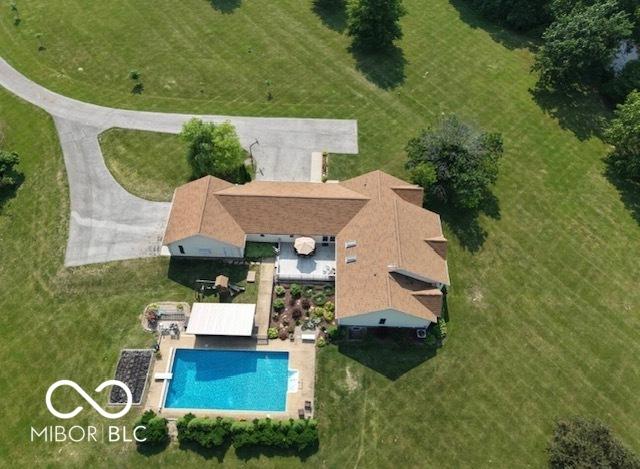 14266 S 125 E, Clinton, IN 47842 - view from above of property featuring a pool area