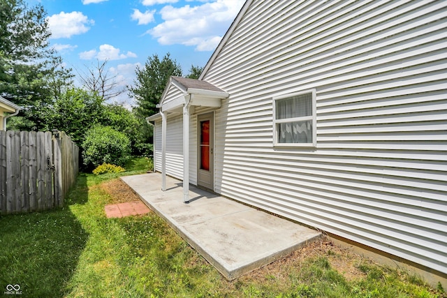 8038 Sydney Ln, Avon, IN 46123 - view of exterior entry with a patio area