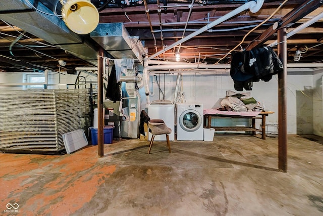 1065 E 76th St, Indianapolis, IN 46240 - below grade area with washing machine and clothes dryer