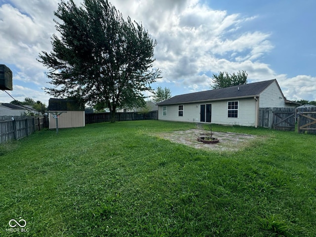 39 Meadow Creek E Boulevard, Whiteland, IN 46184 - fenced backyard with a shed