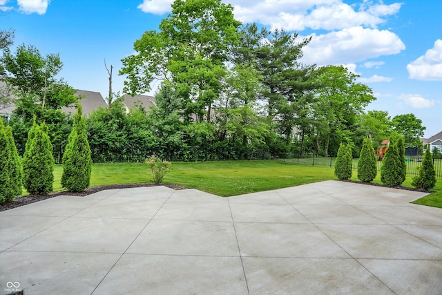 2074 Tompkins Dr, Westfield, IN 46074 - view of patio / terrace