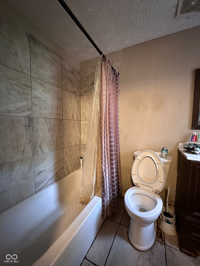 1129 N Pershing Ave, Indianapolis, IN 46222 - bathroom featuring shower / bath combo, a textured ceiling, and vanity