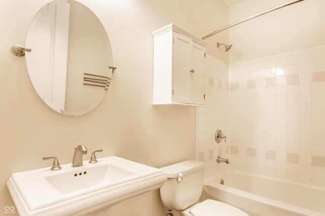 624 E Walnut St Unit 48, Indianapolis, IN 46204 - full bathroom featuring toilet and shower / bathtub combination
